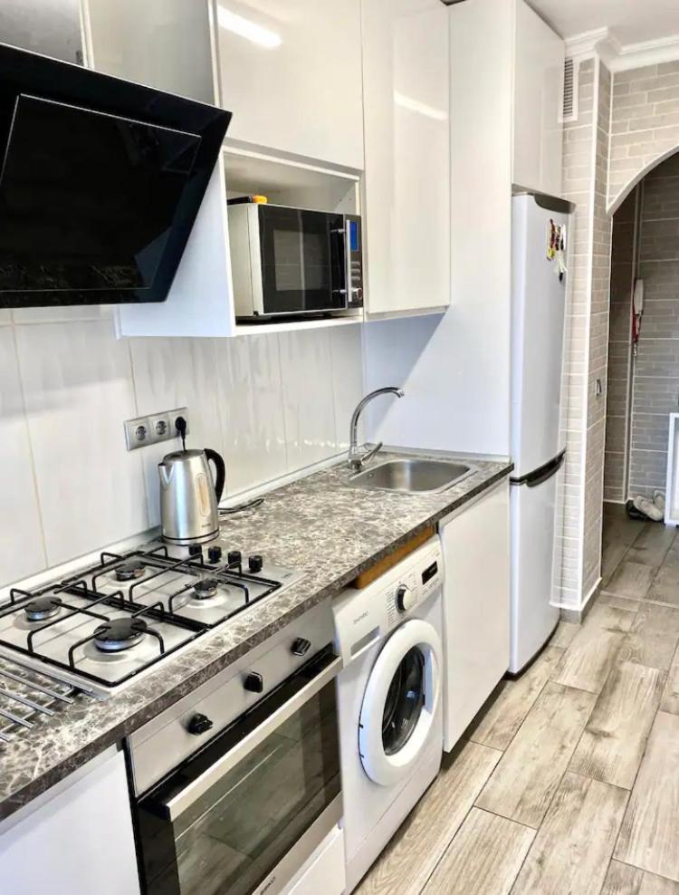 Shared Apartment! Piso Compartido! Общая Квартира! Sevilla Eksteriør bilde