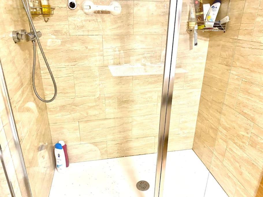 Shared Apartment! Piso Compartido! Общая Квартира! Sevilla Eksteriør bilde