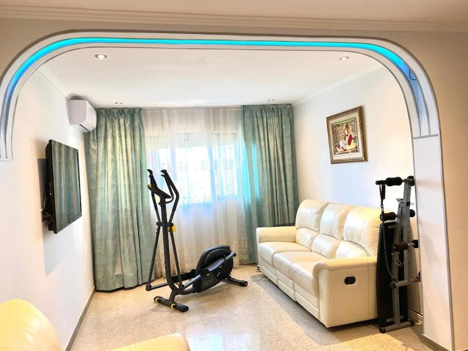 Shared Apartment! Piso Compartido! Общая Квартира! Sevilla Eksteriør bilde